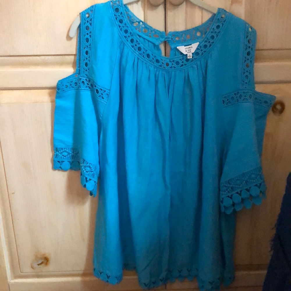 Crown & Ivy Top